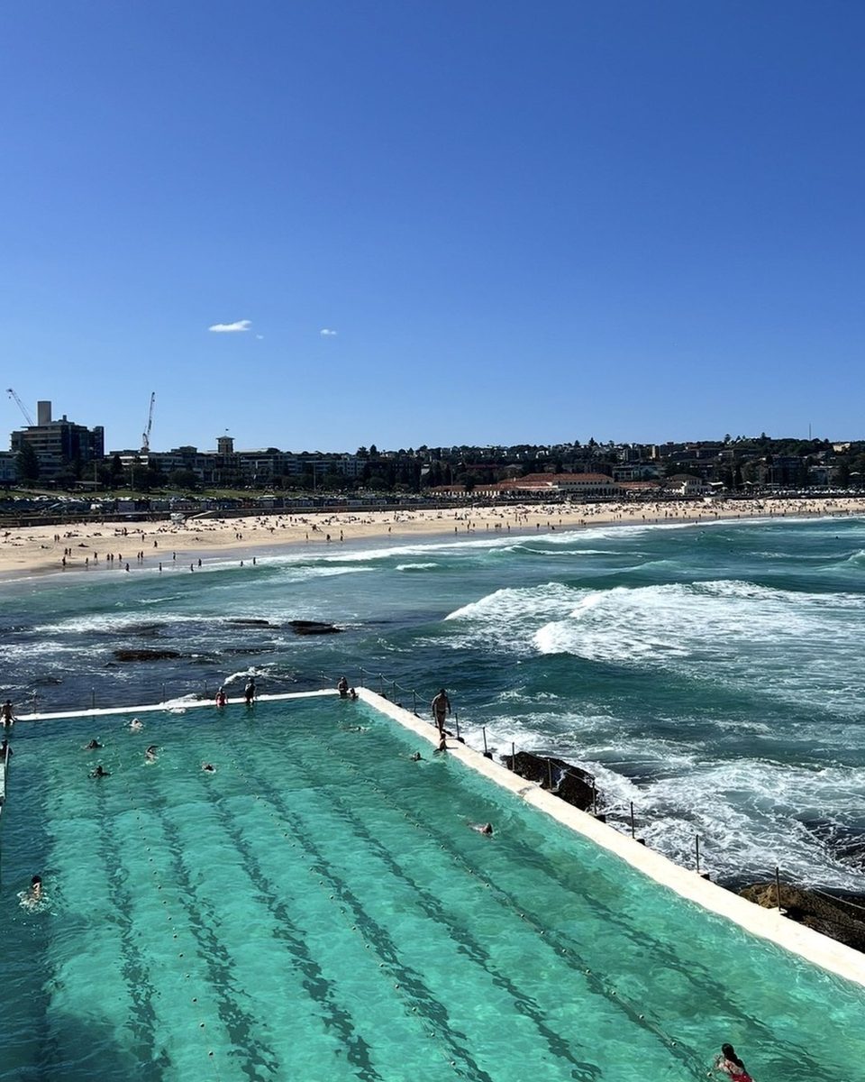La piscine de Bondi au bord de l'océan