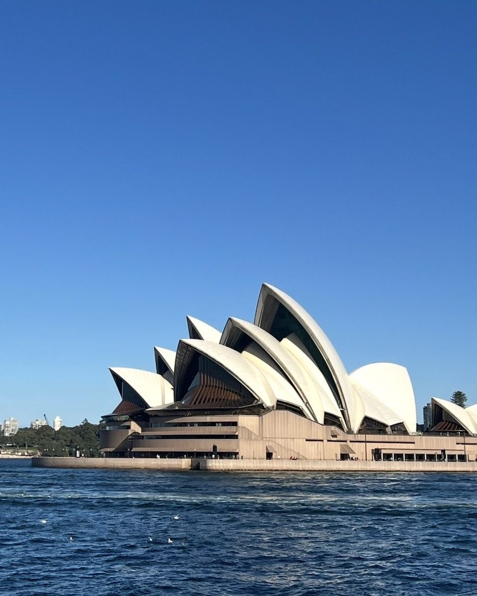 L'Opéra de Sydney vu depuis l'eau